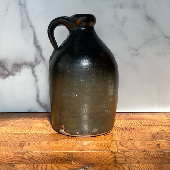 Antique Brown Salt Glaze Ceramic Stoneware Whiskey Storage Jug w/ Finger Handle - Picture 3 of 9